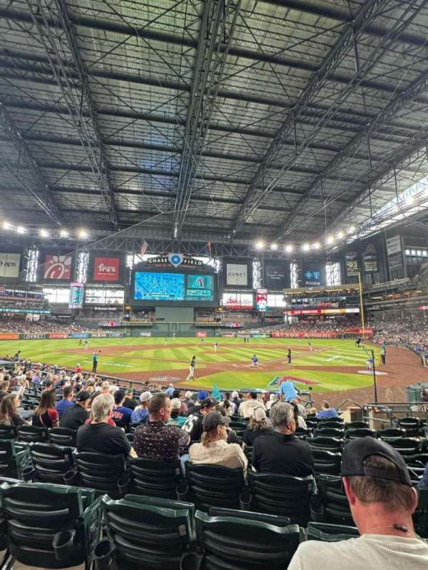Chase Field, section: K, row: L, seat: 8