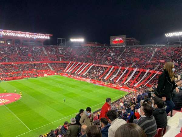 Ramón Sánchez-Pizjuán, section: F41, row: 16, seat: 61
