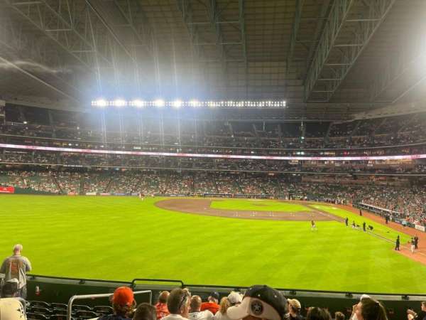 Daikin Park, section: 102, row: 10, seat: 3