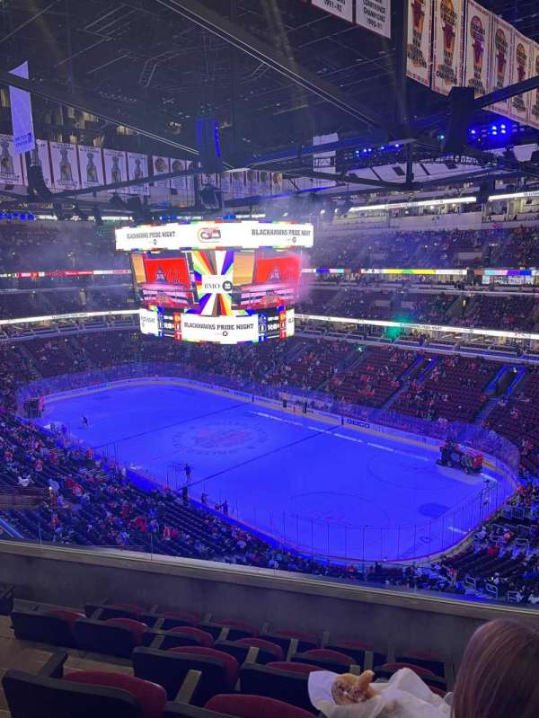 United Center, section: 330, row: 6, seat: 12