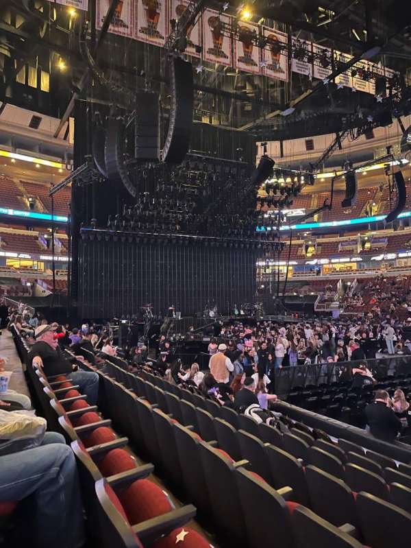 United Center, section: 111, row: 7, seat: 1
