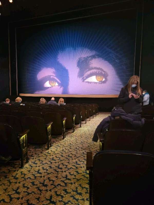 Lunt-Fontanne Theatre, section: Orchestra R, row: O, seat: 2