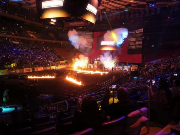 Madison Square Garden, section: 104, row: 10, seat: 14