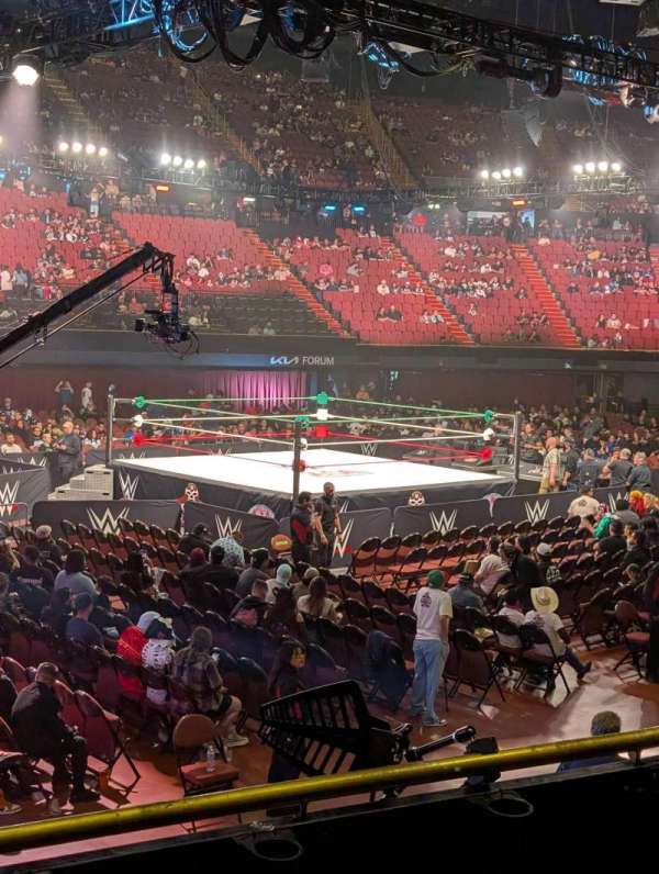 Kia Forum, section: 125, row: 3, seat: 2