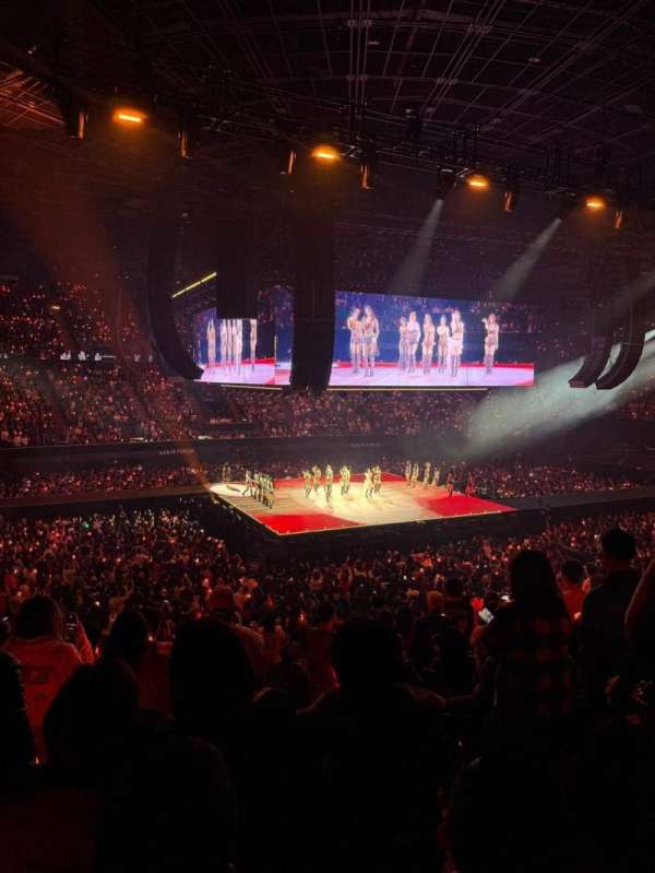Kia Forum, section: 107, row: 14, seat: 11