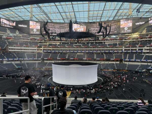 SoFi Stadium, section: VIP220, row: 13, seat: 18