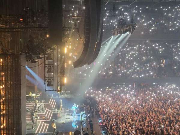 Ziggo Dome, section: 111, row: 16, seat: 400