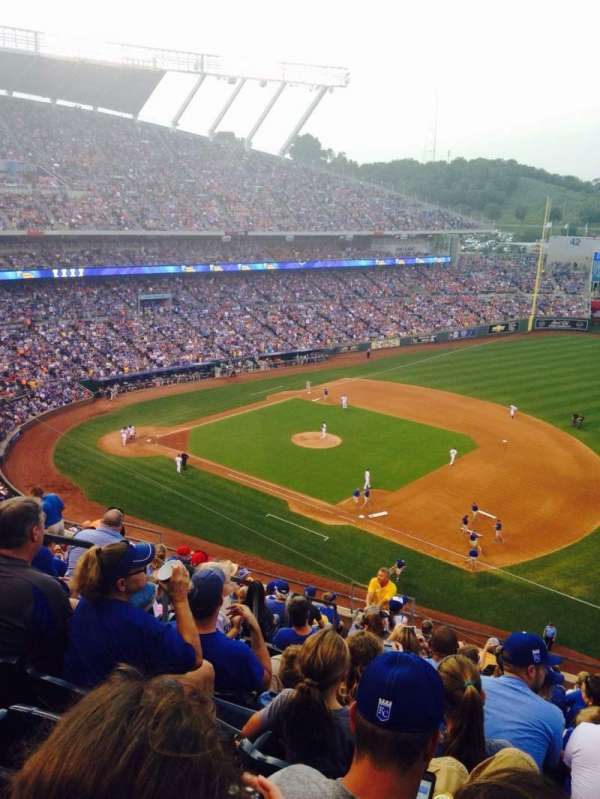 Kauffman Stadium, section: 433, row: P, seat: 8