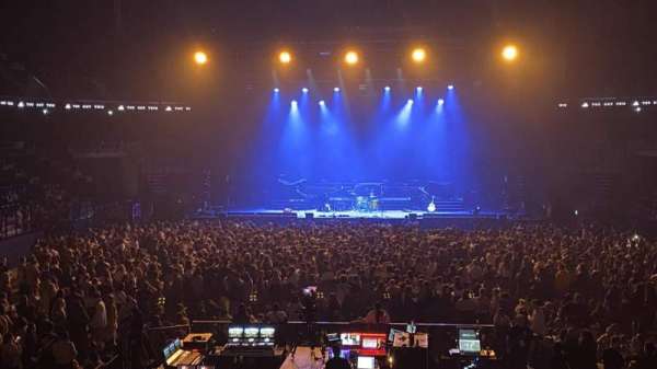 ADIDAS ARENA, section: Gradin M, row: 2, seat: 5