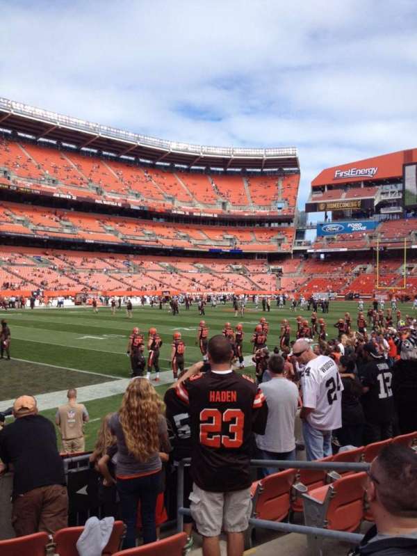 Huntington Bank Field, section: 102, row: 6, seat: 9