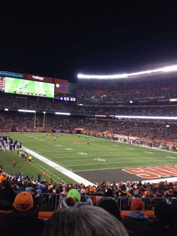 Huntington Bank Field, section: 117, row: 27, seat: 8