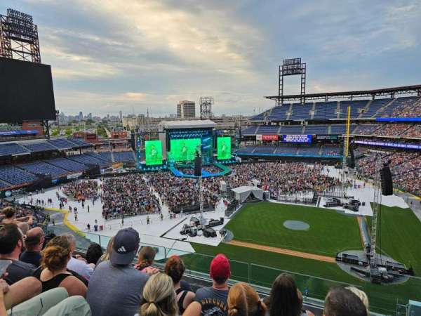 Citizens Bank Park, section: 322, row: 18, seat: 1