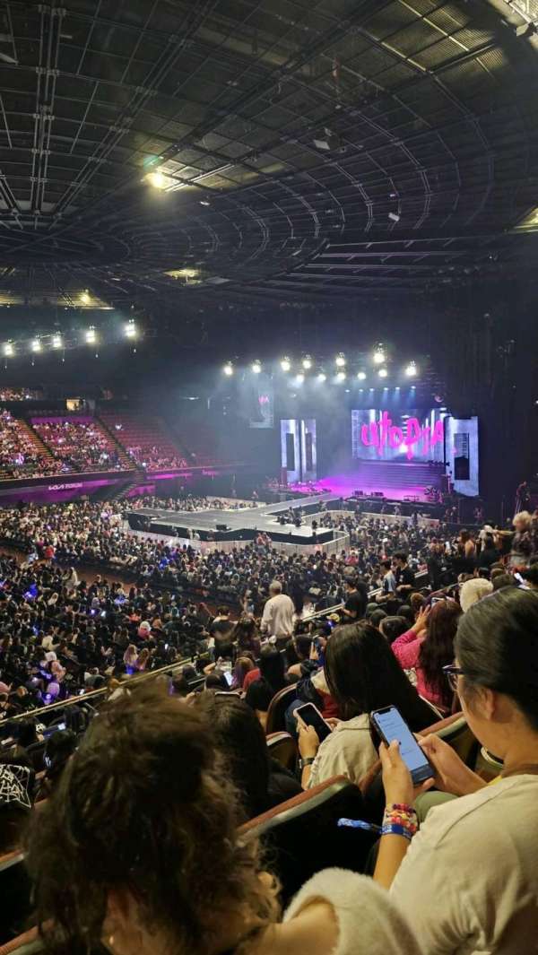 Kia Forum, section: 107, row: 14, seat: 9