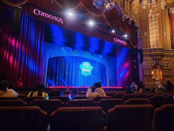 Fox Theatre, Detroit, section: Floor 2, row: M, seat: 206