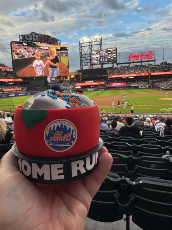 Citi Field, section: 122, row: 22, seat: 6