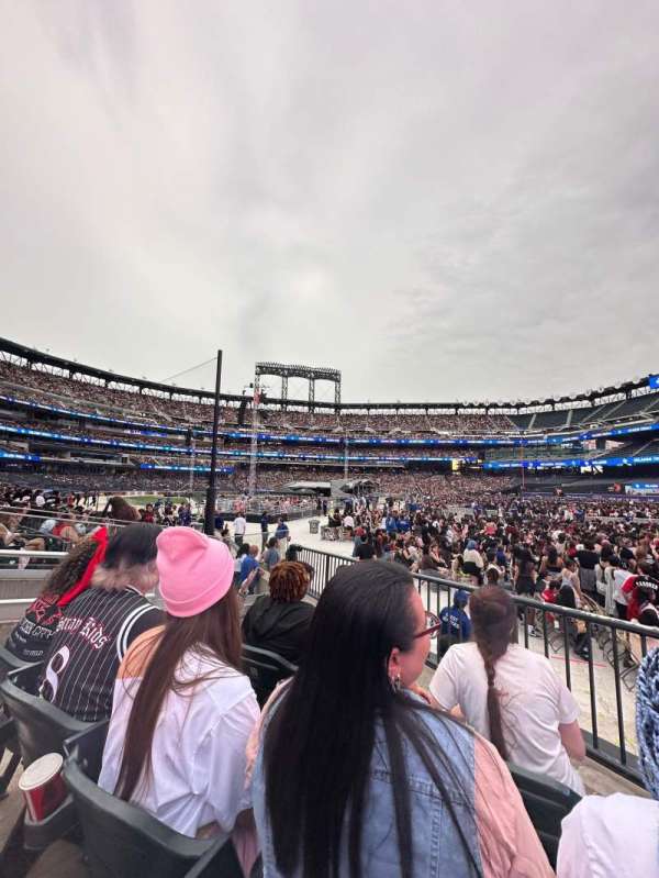 Citi Field, section: 106, row: 7, seat: 5