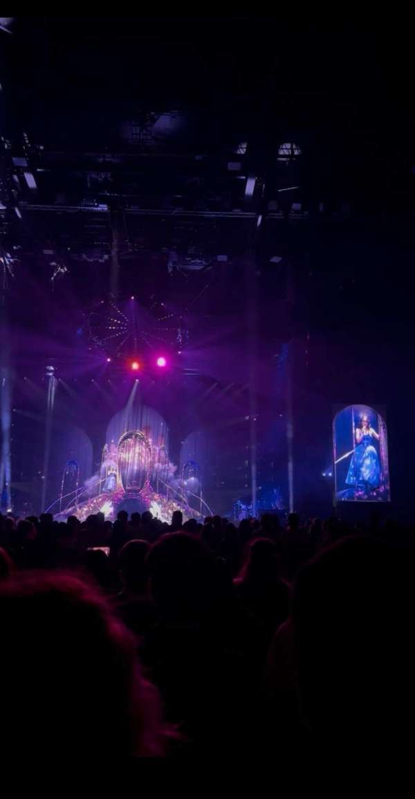 Hallenstadion, section: Parkett 1 Mitte, row: 6, seat: 22