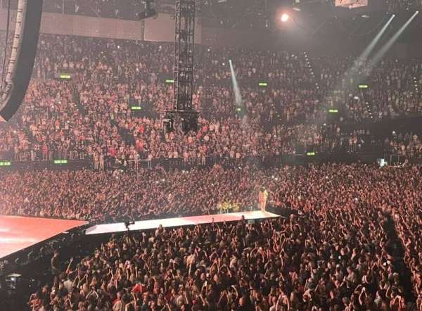 Hallenstadion, section: S1, row: 33, seat: 20
