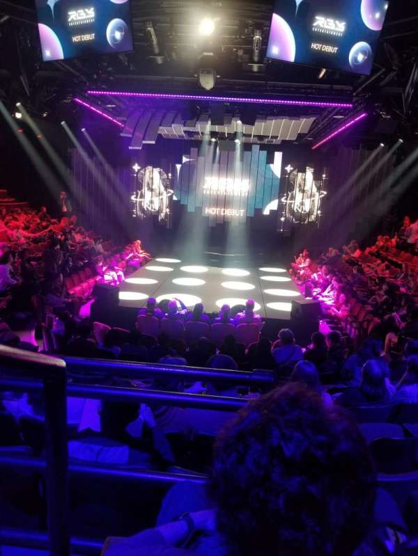 Circle in the Square Theatre, section: Orchestra 100 (Even), row: G, seat: 102