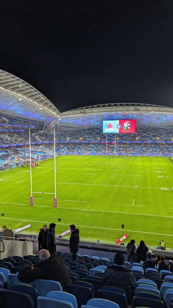 Allianz Stadium, Sydney, section: 203, row: R, seat: 18