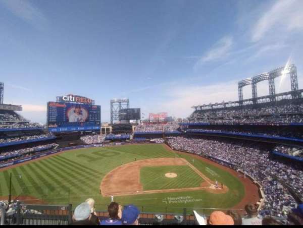 Citi Field, section: 421, row: 4, seat: 19