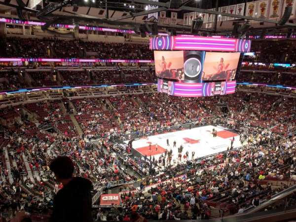 United Center, section: 330, row: 5, seat: 11