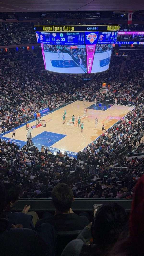 Madison Square Garden, section: 419, row: 4, seat: 9