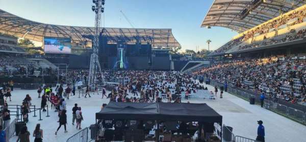 BMO Stadium, section: 120, row: J, seat: 13