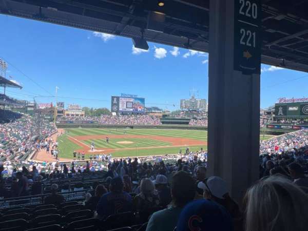 Wrigley Field, section: 220, row: 9, seat: 19