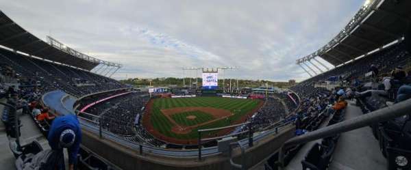 Kauffman Stadium, section: 422, row: K, seat: 5
