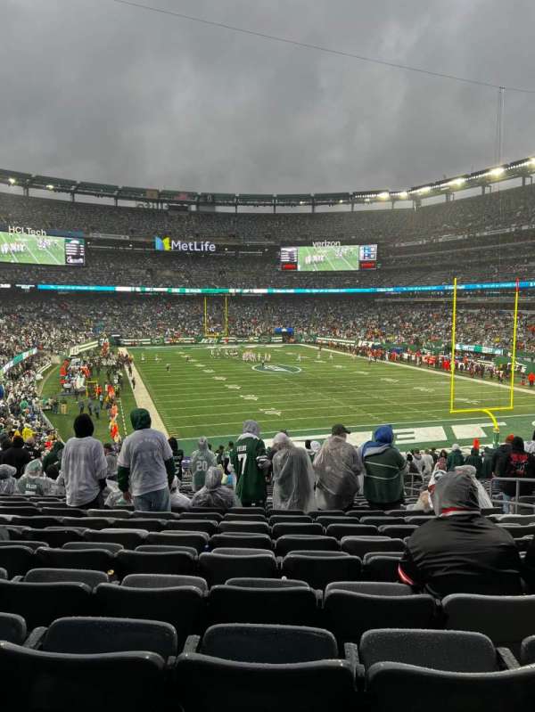 MetLife Stadium, section: 104, row: 38, seat: 4