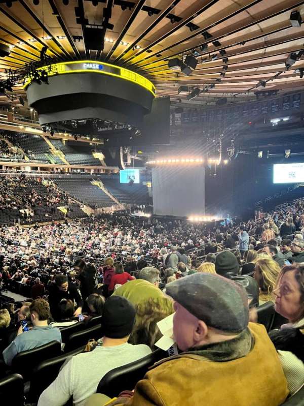 Madison Square Garden, section: 105, row: 19, seat: 1