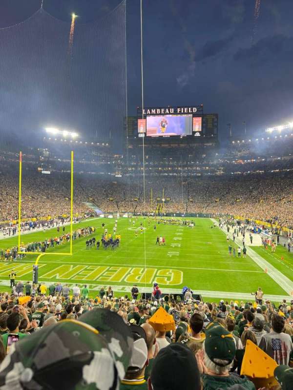 Lambeau Field, section: 102, row: 27