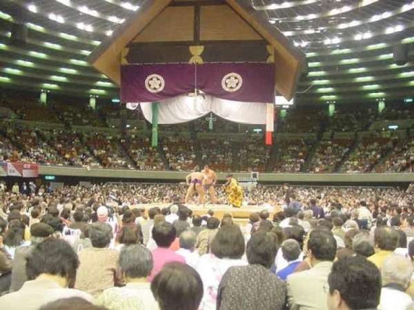 Osaka-Jo Hall, section: Floor