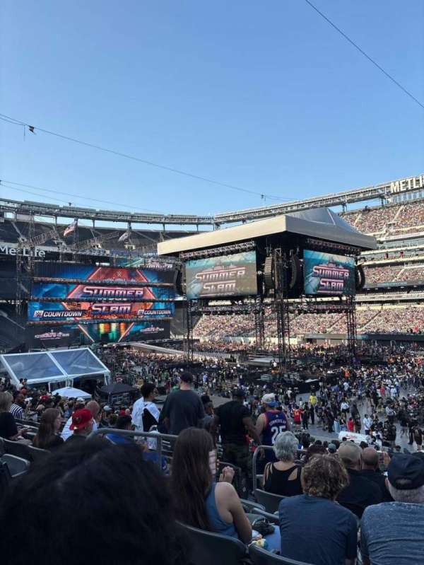 MetLife Stadium, section: 134, row: 27, seat: 25