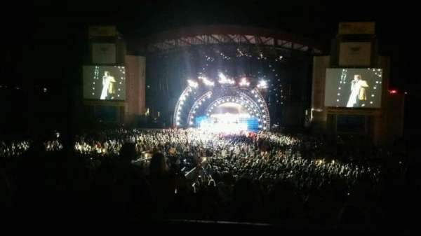 Jones Beach Theater, section: 203, row: AA, seat: 23