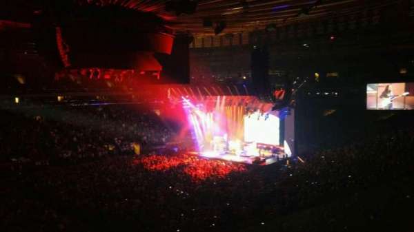 Madison Square Garden, section: 208, row: 1, seat: 8
