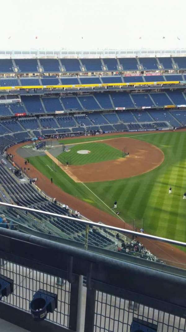 Yankee Stadium, section: 409, row: 2, seat: 4