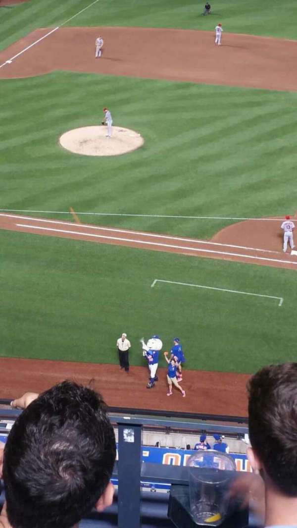 Citi Field, section: 407, row: 3, seat: 7