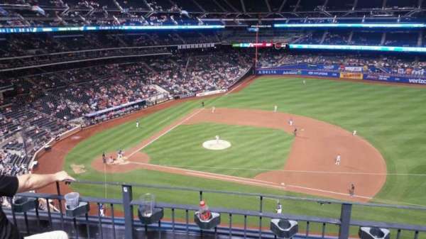 Citi Field, section: 407, row: 3, seat: 8