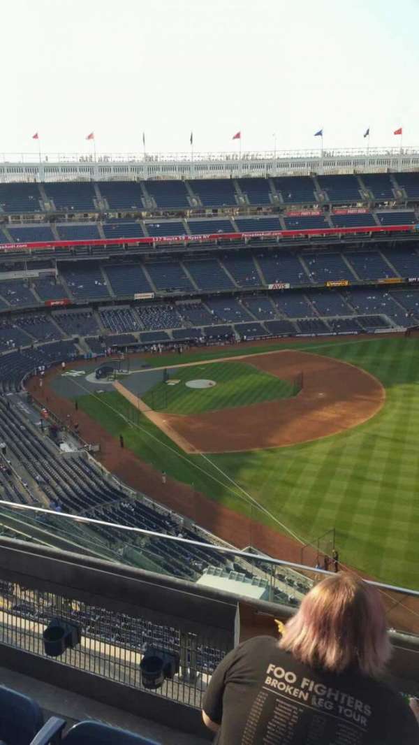 Yankee Stadium, section: 409, row: 3, seat: 7
