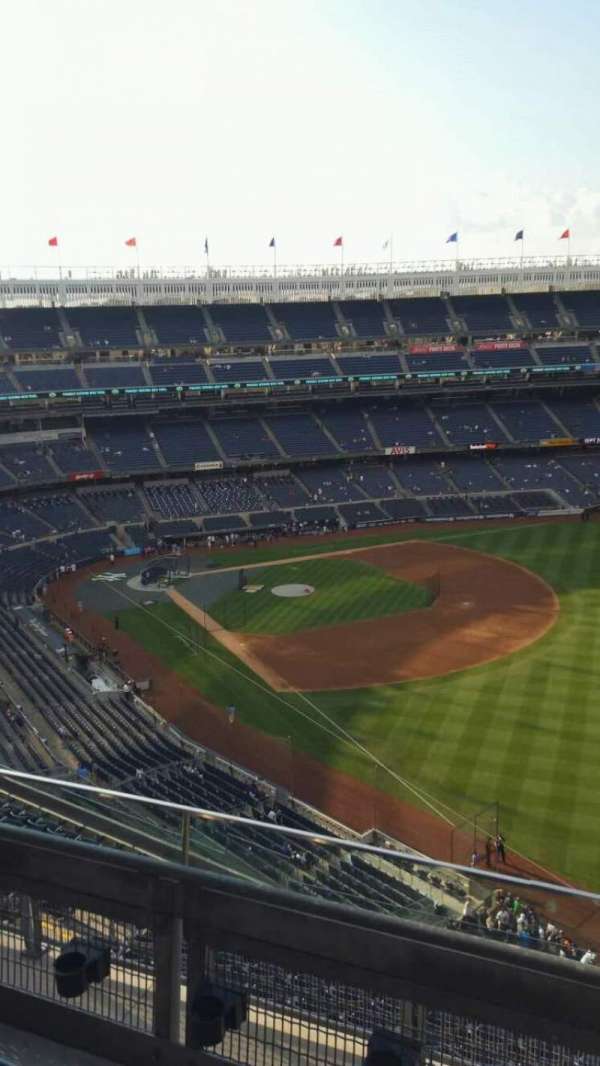 Yankee Stadium, section: 409, row: 3, seat: 9