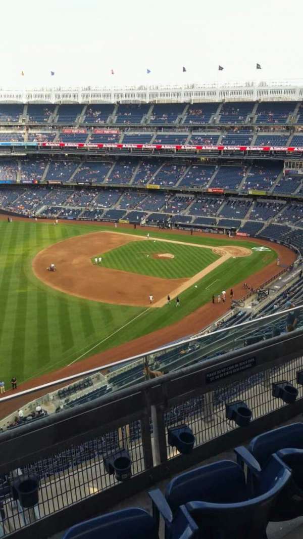Yankee Stadium, section: 431a, row: 3, seat: 4