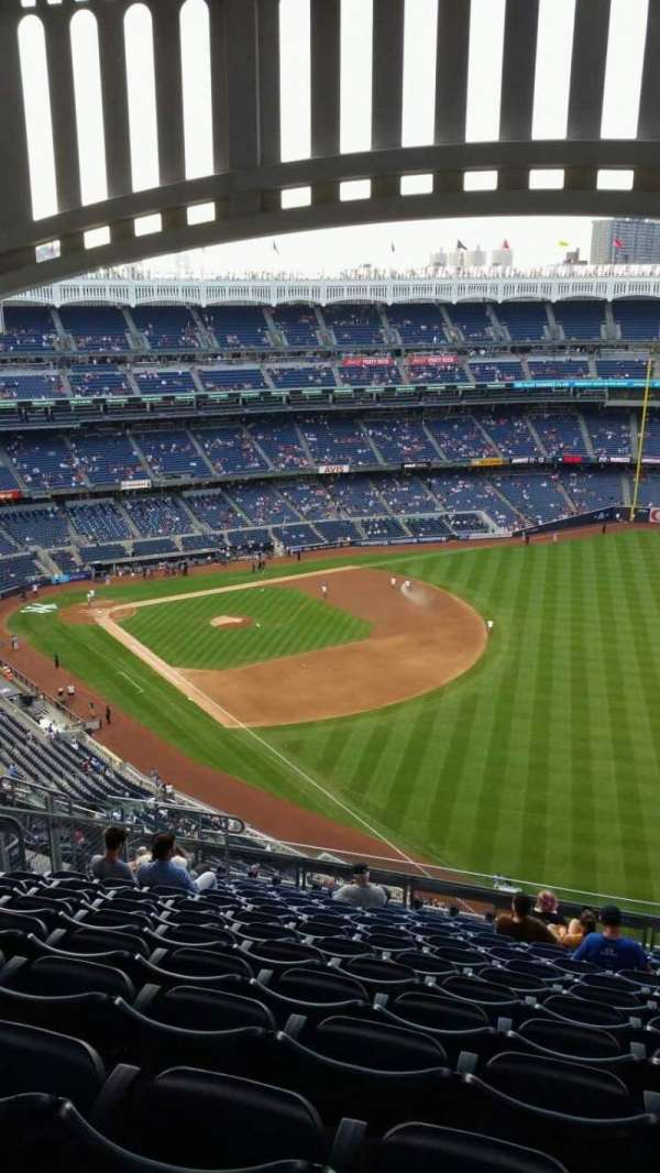 Yankee Stadium, section: 409, row: 14, seat: 14