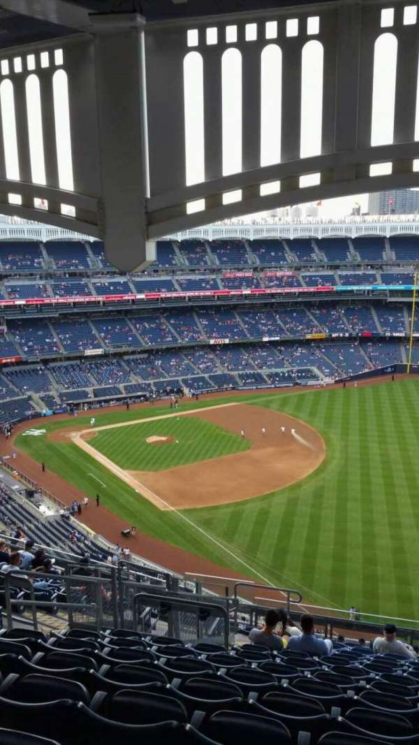 Yankee Stadium, section: 409, row: 14, seat: 20