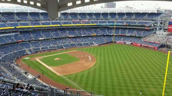 Yankee Stadium, section: 409, row: 14, seat: 21