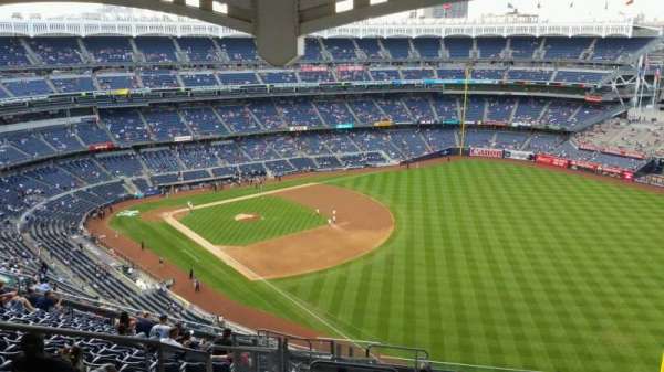 Yankee Stadium, section: 409, row: 14, seat: 23