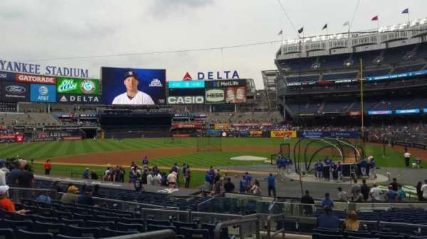 Yankee Stadium, section: 121B, row: 10, seat: 13