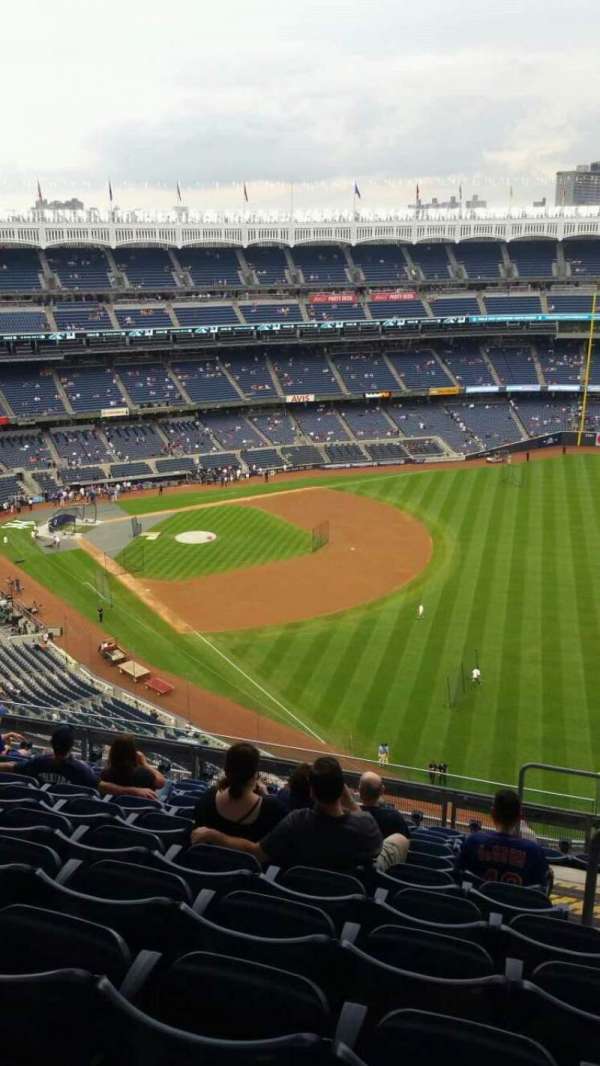 Yankee Stadium, section: 409, row: 11, seat: 4