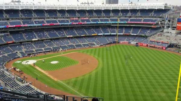 Yankee Stadium, section: 409, row: 12, seat: 20